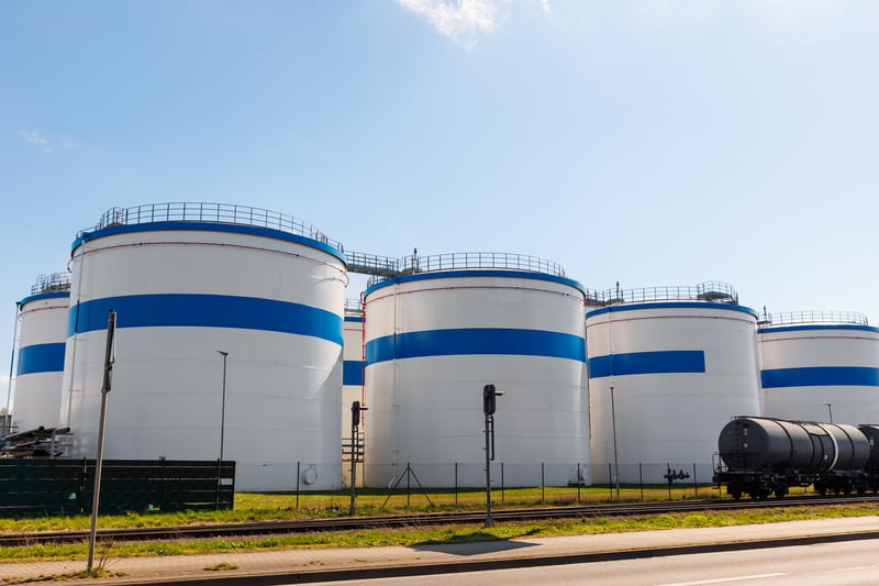Bulk oil transfer industrial tank