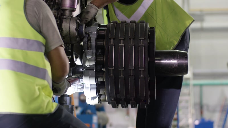 Industrial gearbox maintenance lubrication