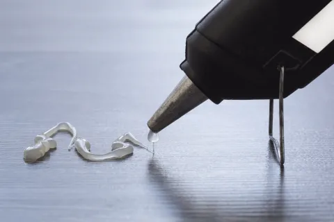 Hot melt adhesive